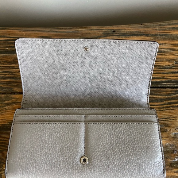 Michael Kors Wallet - Picture 4 of 4